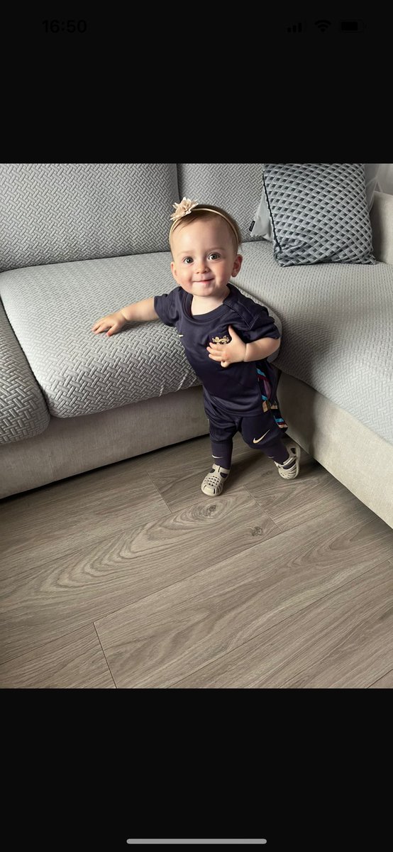 razza17's tweet image. Evie cheering on England tonight 🏴󠁧󠁢󠁥󠁮󠁧󠁿#SSNThreeLions