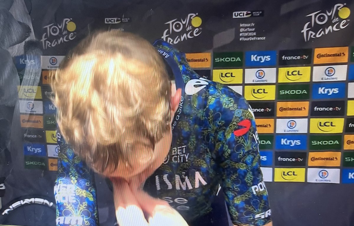 GCKUSSfan's tweet image. Jonas crying in the interview about what he's gone through the last 3 months. How can you not love this man?!?

"I never would have been able to do this without my family."