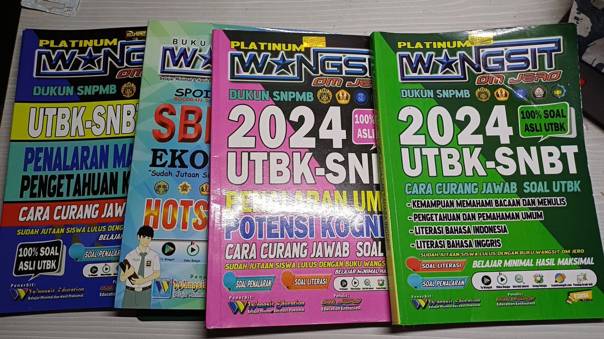ko_oal's tweet image. HIBAH BUKU GRATIS 📚❗️
hai semuaa, akt 25 dan 26 yang butuh buku buat menunjang belajar materi sekolah dan snbt aku mau hibahin buku akuu! 
- wangsit 
- bank soal dll. 
caranya : like ♡, repost and komen kalian mau buku apa (judul dan warna buku) dan alasan nya yaa! #studytwt
