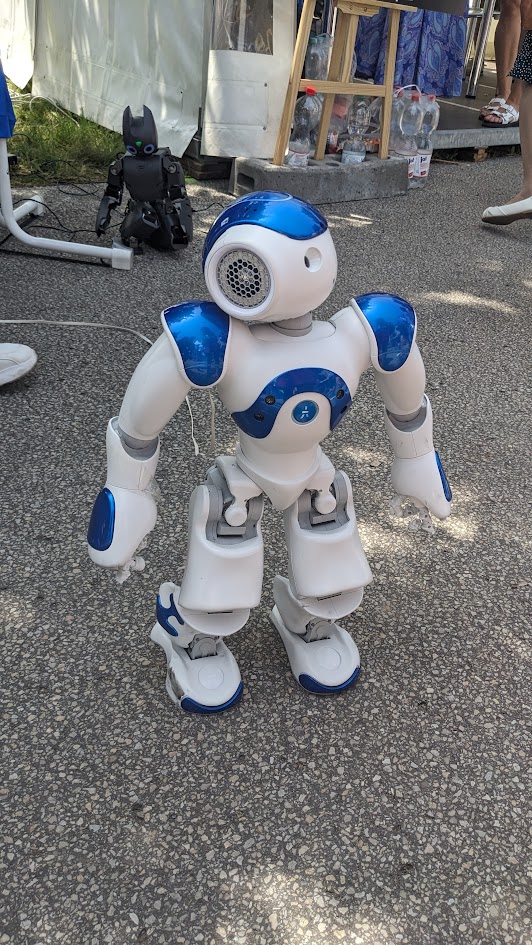 🌟 Auf dem KI Festival haben wir diesen kleinen Freund vom ICPS angetroffen! 🤖

Wir freuen uns schon sehr auf die Expedition am kommenden Montag, 17 Uhr zum Forschungsinstitut ICPS der Hochschule Heilbronn! 🚀📚

Sichere dir jetzt noch deine Platz linkedin.com/events/expedit…