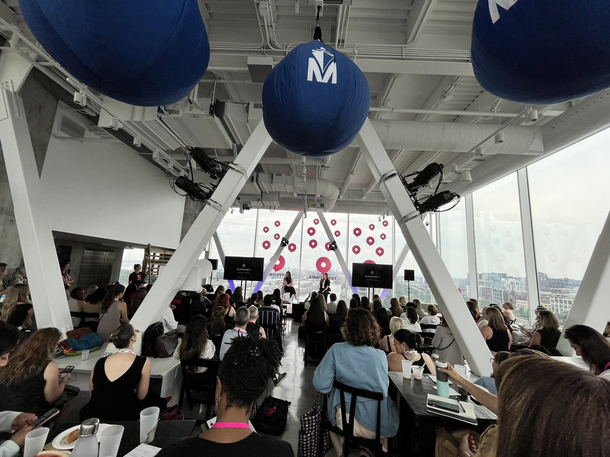 bdc_ca's tweet photo. Networking, inspiring speakers and actionable insights.
We’re having a great morning at our #WITBootcamp at @startupfest 🙌
@BDC_Capital | #StartUpFest https://t.co/C6bN13WGqV