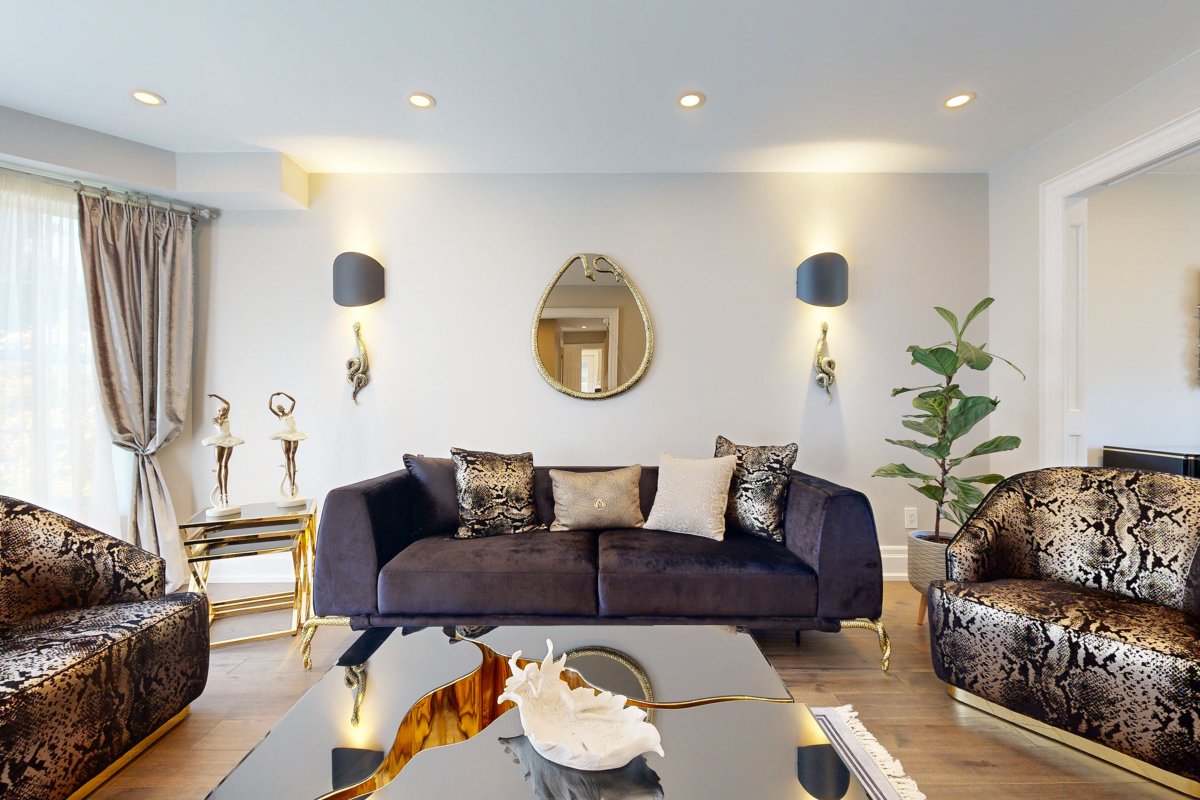 HappyHouseGTA's tweet photo. Elegant, spacious, and full of charm 💎🏠. This home is ready to welcome you with open arms.

📍Whitby, Ontario

#realestatephotography #realestatephotos #realestatephotographer #propertylisting #homeforsale #torontorealestate #torontoproperties #gtarealestate #gtaproperties https://t.co/mJR0Y5sdXx