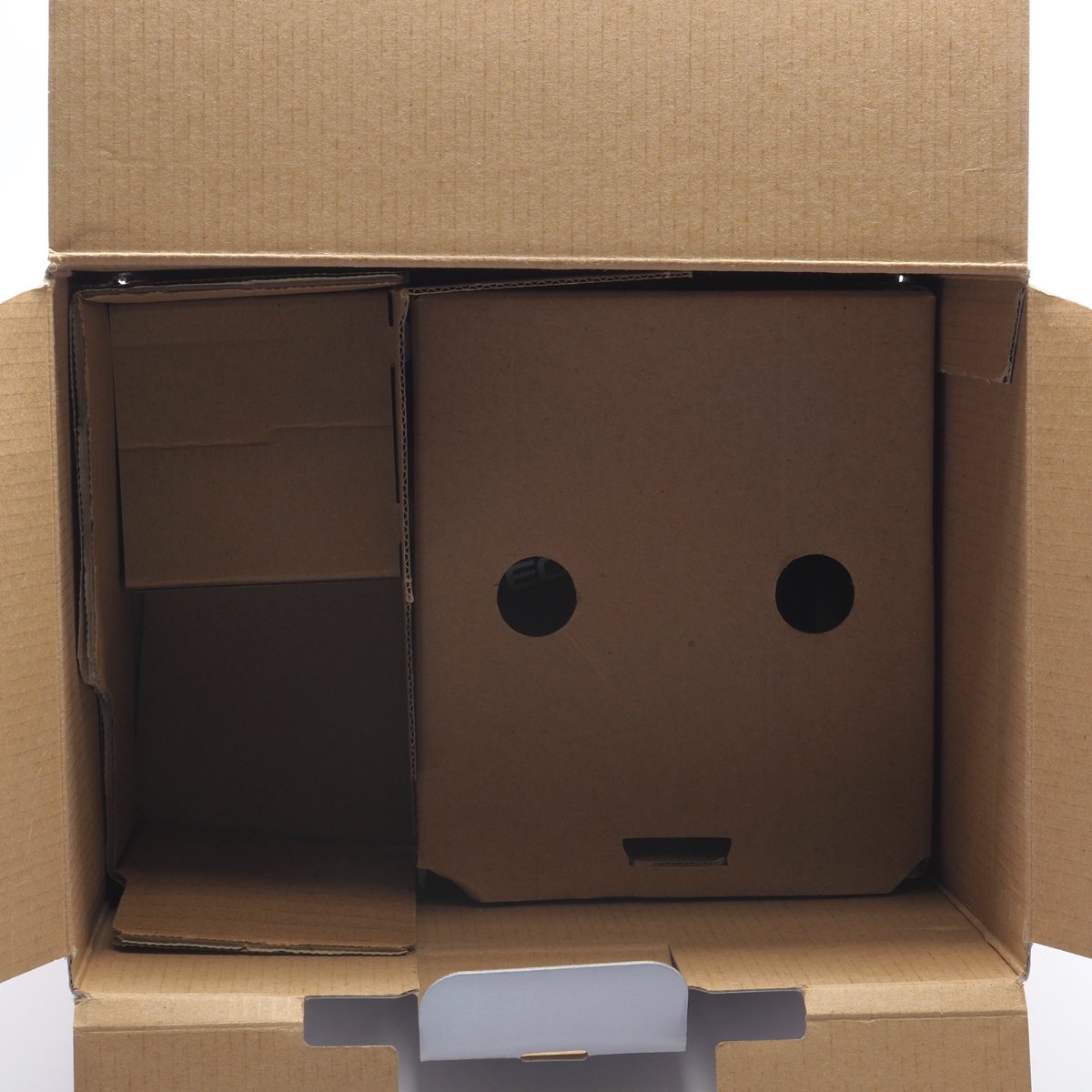 Ffordesphoto's tweet photo. If you store your boxes in the loft, remember they have feelings too.
#usedcameras #secondhandcameras #facesinthings https://t.co/QNVFdDJk5m