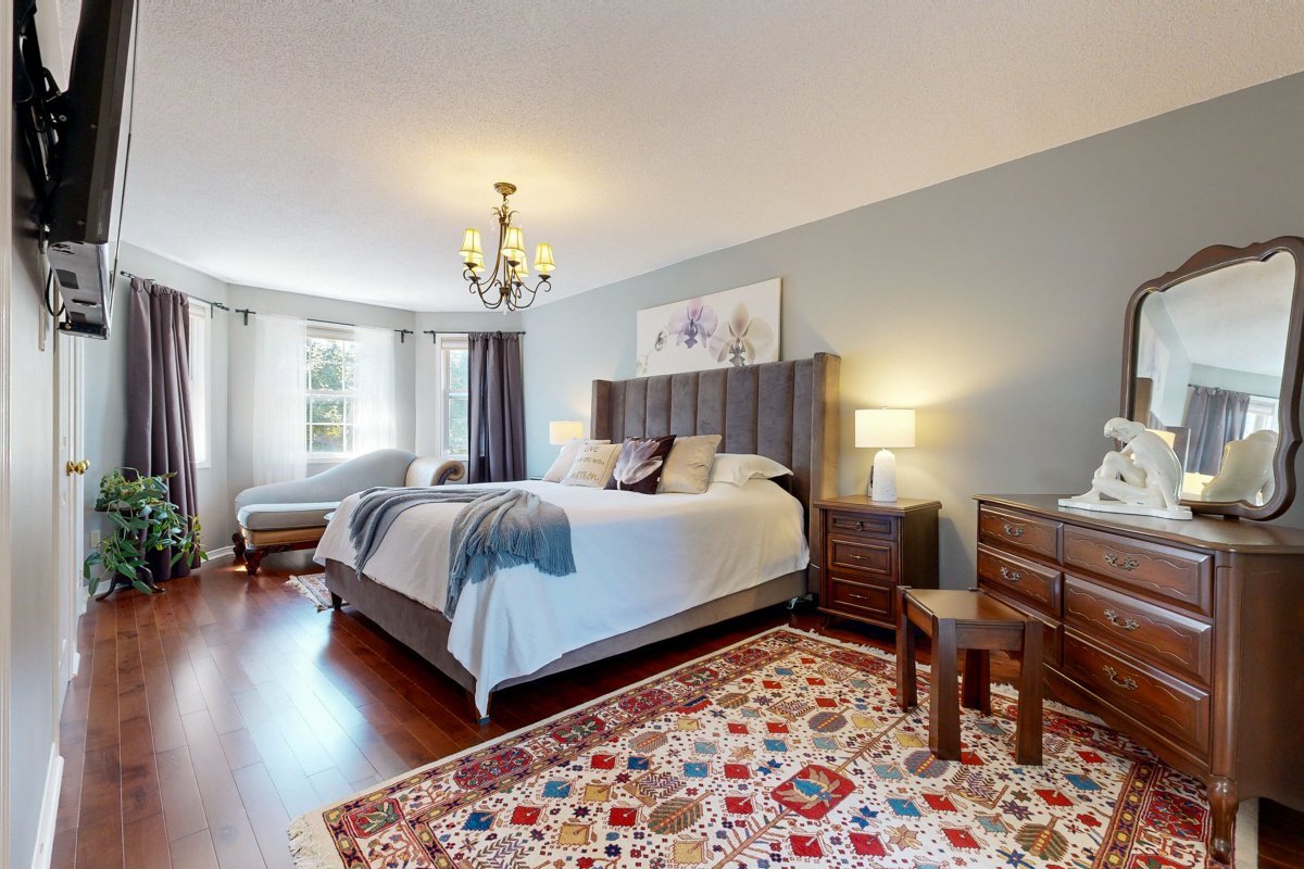 HappyHouseGTA's tweet photo. Elegant, spacious, and full of charm 💎🏠. This home is ready to welcome you with open arms.

📍Whitby, Ontario

#realestatephotography #realestatephotos #realestatephotographer #propertylisting #homeforsale #torontorealestate #torontoproperties #gtarealestate #gtaproperties https://t.co/mJR0Y5sdXx