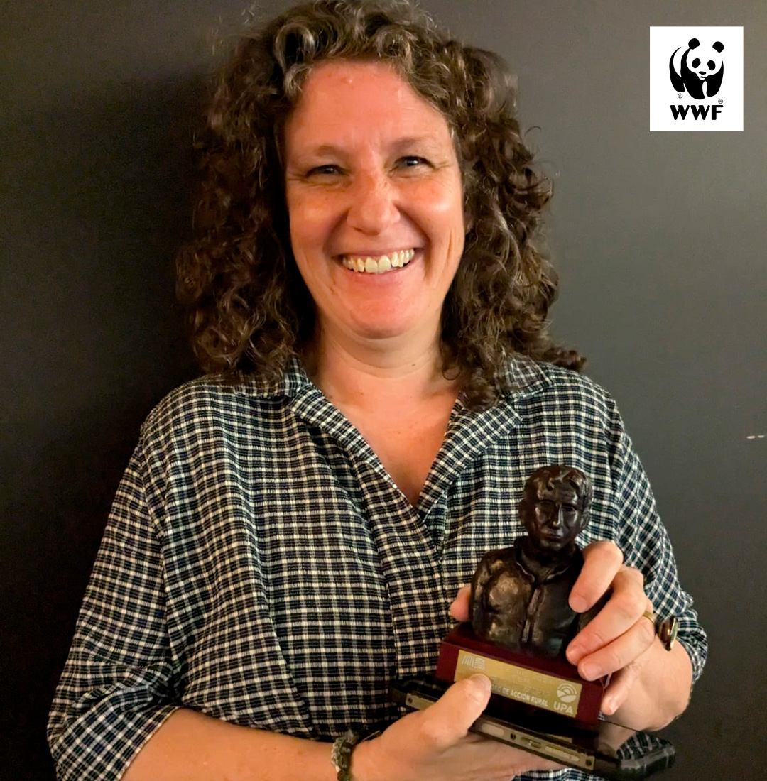 WWFespana's tweet photo. Posamos felices con el #PremiosFER #OrgulloRural 😆

Lo recogemos como parte del @ForoAccionRural. Con @fademur @FGlobalNature, y otras, representamos un espacio de debate y encuentro de entidades para defender el medio rural.

Gracias @UPA_Federal y Fundación de Estudios Rurales https://t.co/f4tdBXSPyb