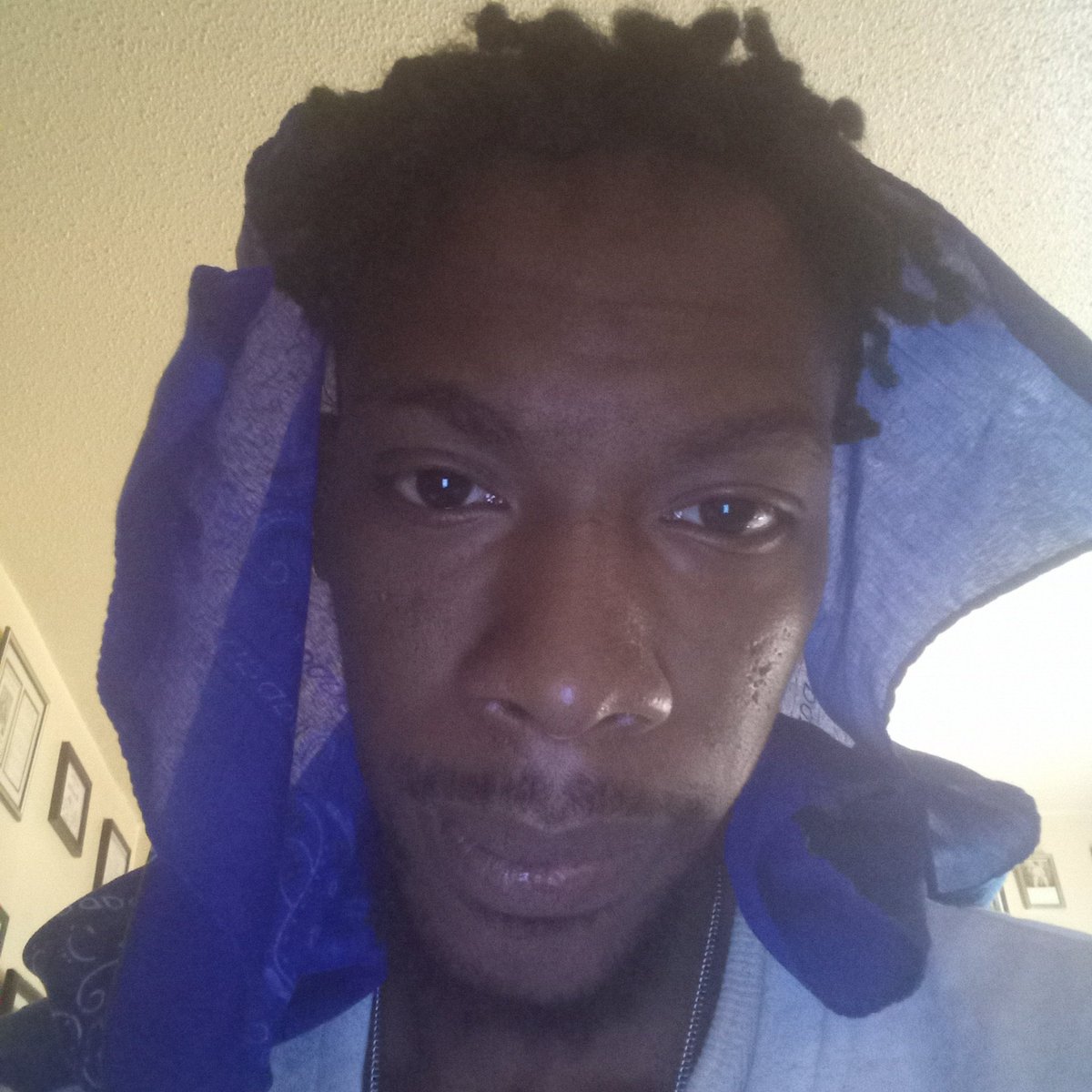 darkPrince9991's tweet photo. #NewProfilePic Woo🤏🏾♿🇪🇺💙 https://t.co/3xfE4Cj44g