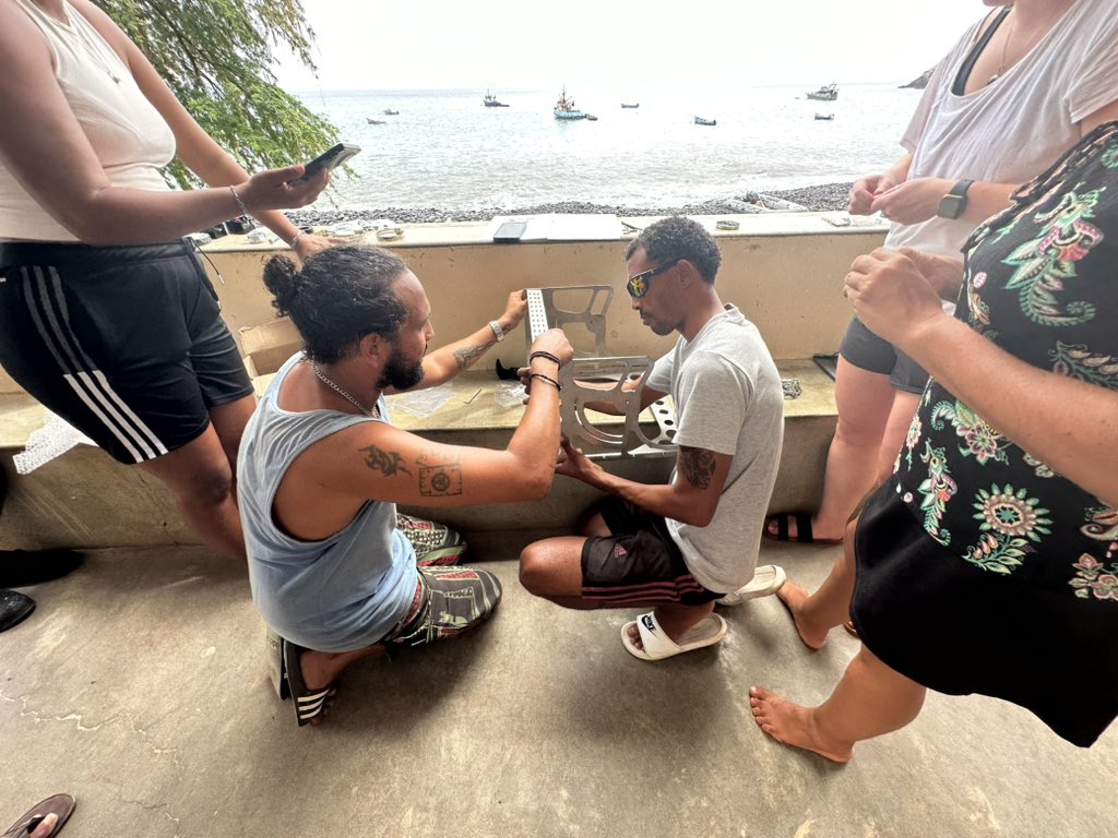 Imogennapper's tweet photo. 🇨🇻 Excited to join the first BAIT expedition around Cape Verde with @BiosferaCV 

BAIT aims to give equipment and training to local researchers to collect more data within unexplored offshore areas  

✅ @Amelia_Bridges demoed how to build the camera system 

Now for the trials! https://t.co/dRX7BSuHgf