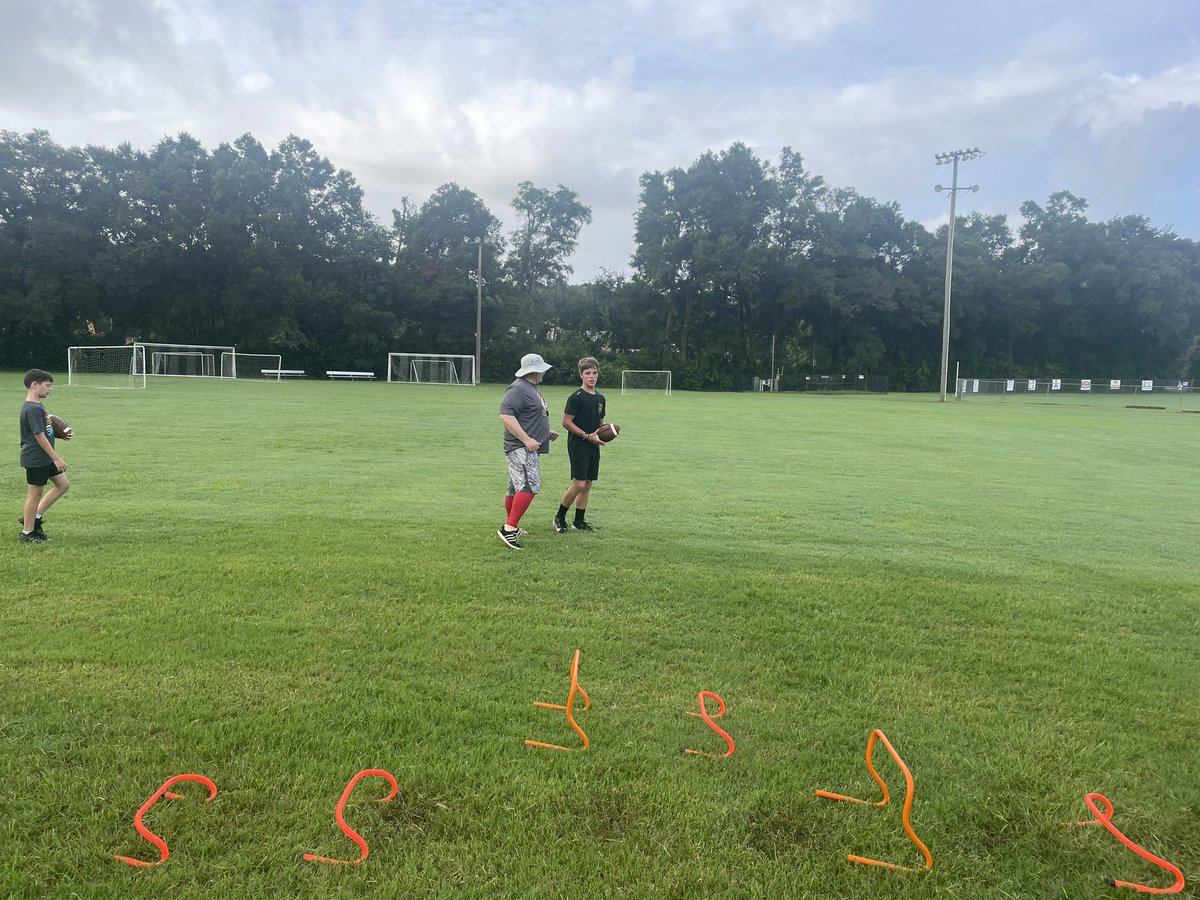 Coach3k's tweet photo. Def had fun with the kids this morning. It’s great seeing them try their best at drills. It’s all bout having fun. #LegacyCenter #Raider #FamilyFun https://t.co/t4TpfUts1B