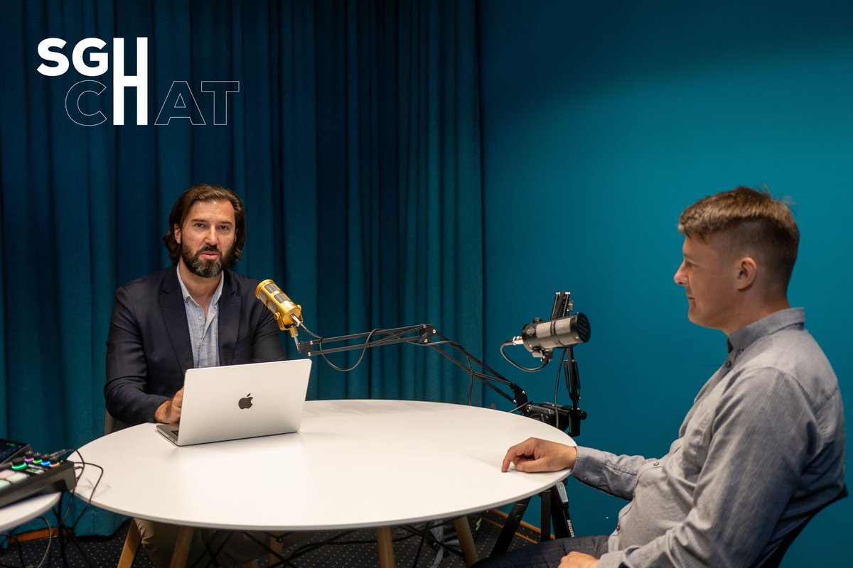 rzeczniksgh's tweet photo. Czy Gen AI zabierze nam pracę? - to tytuł nowego podcastu #SGcHat w paśmie #AILab, w którym dr Paweł Gmyrek z @ilo odpowiada na pytania prof. dr. hab. Bogumiła Kamińskiego, dyrektora AI Lab. Jeśli chcecie wiedzieć, które zawody są narażone, posłuchajcie!
https://t.co/lTZxaT1Swi https://t.co/AF3KD0HU6l