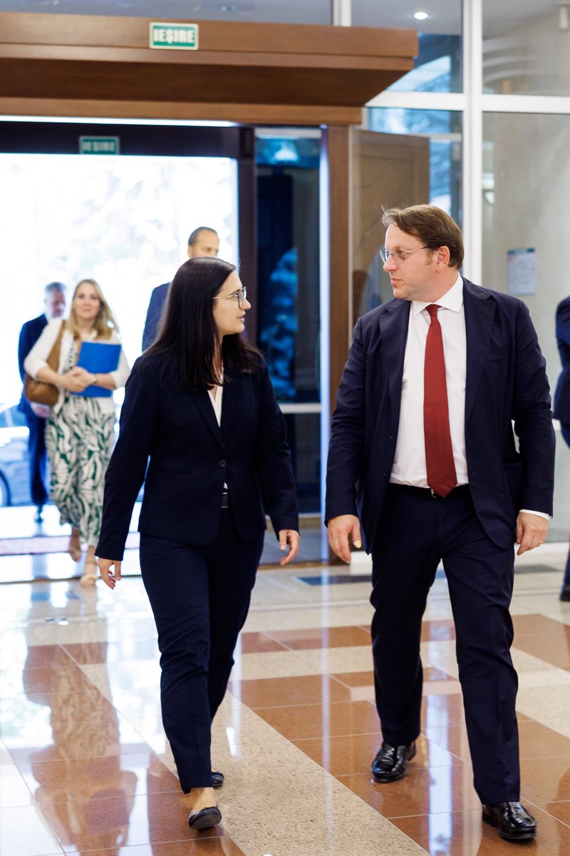 cgherasimov's tweet photo. Delighted to meet @OliverVarhelyi in Chisinau today. Expressed my gratitude for his support for our future 🇪🇺 membership. Reassured the Commissioner of our readiness to work even harder towards achieving the aspirations of 🇲🇩 citizens to live in peace, freedom and prosperity. https://t.co/oQo2GAej4B