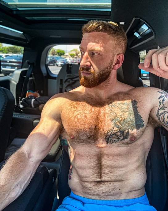 Wanna put some music on and get filled with cum in the back seat? https://t.co/2oINNjjL8m