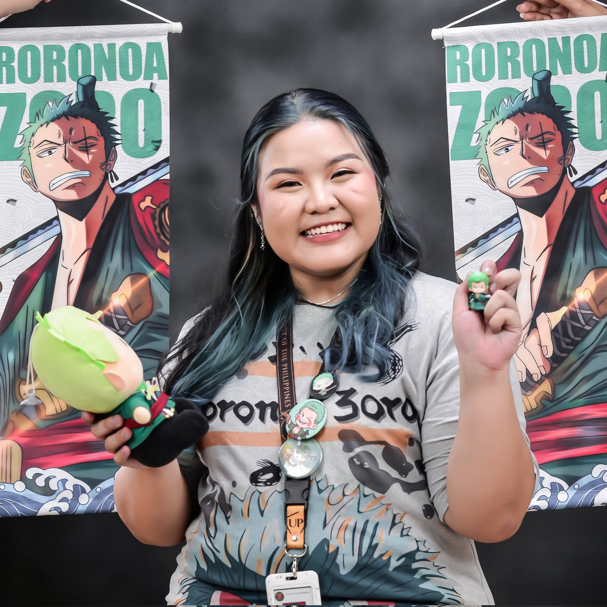 JustMarimo's tweet image. Dear #marauderstwt and #ONEPIECE twt:
I did something our faves never did.
I GRADUATED 😌😌😌

To Roronoa Zoro, James Potter and Sirius Black,
I give you my degree 😂😂😂