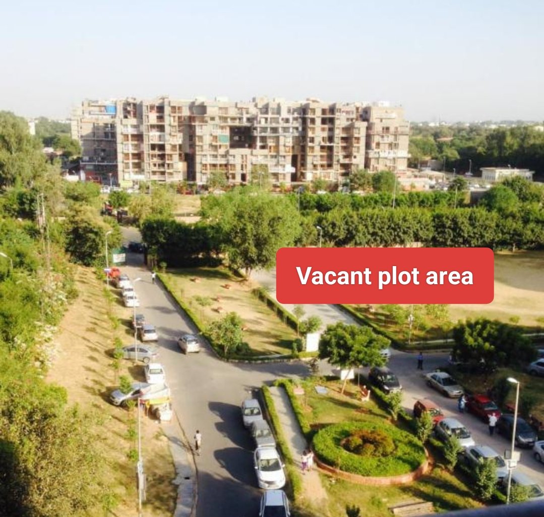 Jai04669366's tweet photo. Urgent! @LtGovDelhi, please intervene in @official_dda's plan to build a shopping centre on vacant plots in Narmada Saraswati Ganga Yamuna, D6, Vasant Kunj. These plots  have been maintained by residents as a park. Let's prioritize green spaces &amp; community needs! #SaveOurPark" https://t.co/Y3C8vvZkPq