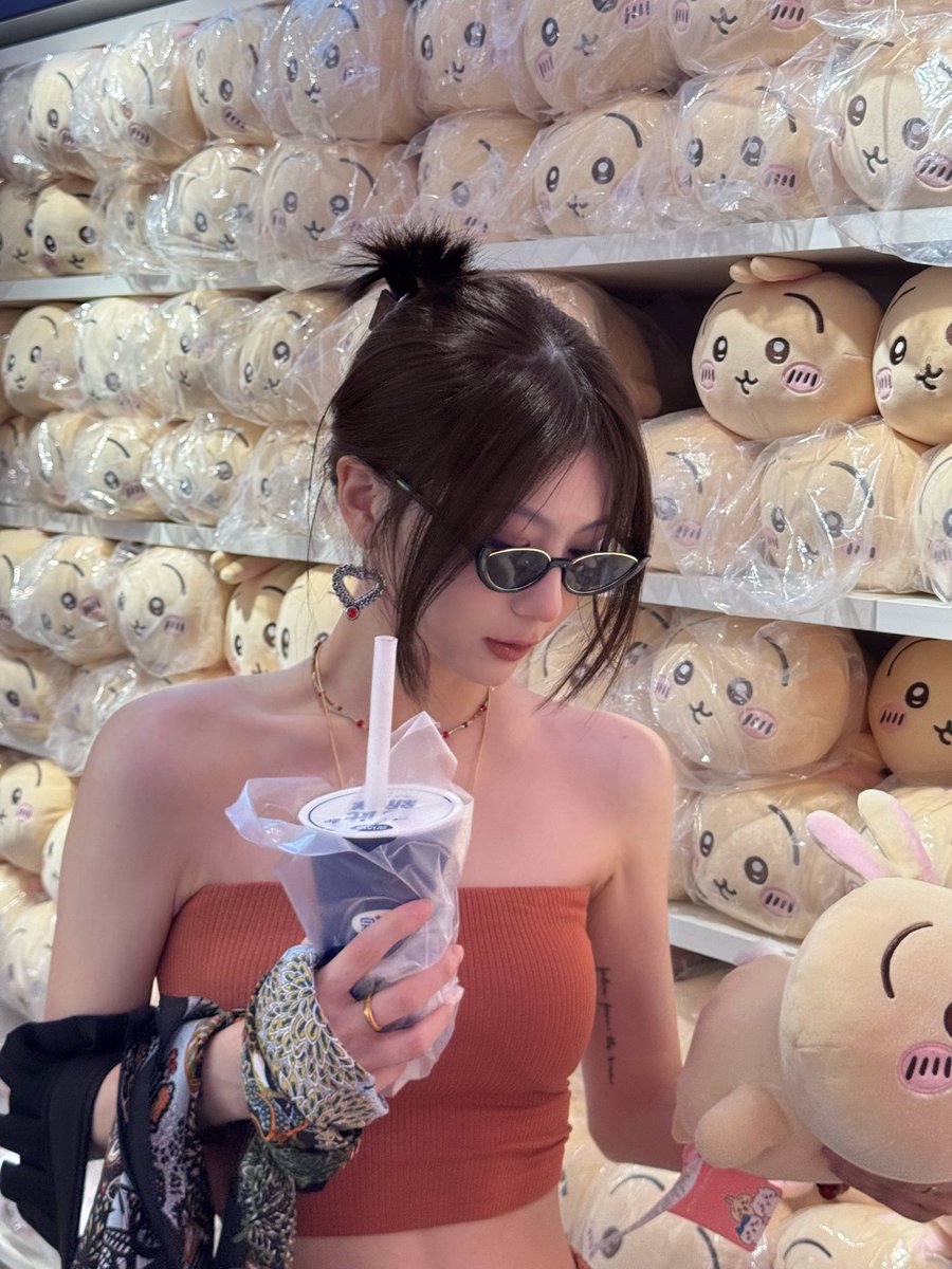 what’s the move today: BUY or HOLD? 🤔💸