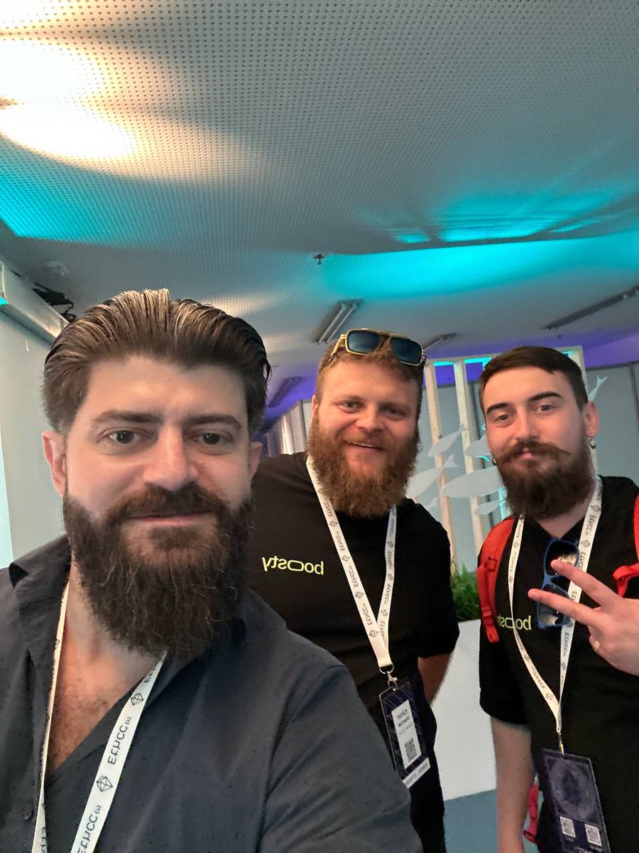 VIhnatiuk's tweet image. 🚀@BoostyLabs team is on the mission! 

Pumped to be at @EthCC in Brussels!🇧🇪

Catching up with old friends and making new connections. Who else is here?

 #ETHcc #blockchain #cryptonetworking #ETH #web3