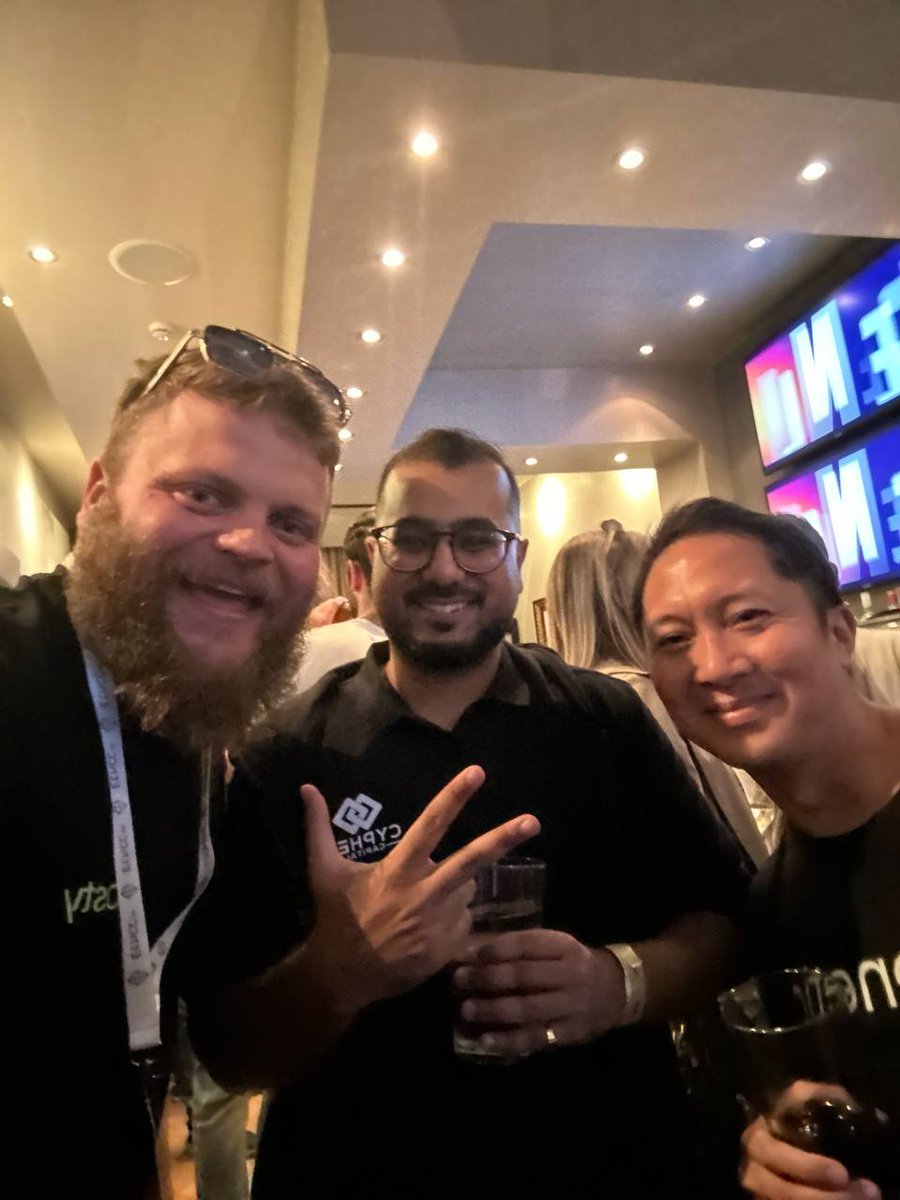 VIhnatiuk's tweet image. 🚀@BoostyLabs team is on the mission! 

Pumped to be at @EthCC in Brussels!🇧🇪

Catching up with old friends and making new connections. Who else is here?

 #ETHcc #blockchain #cryptonetworking #ETH #web3