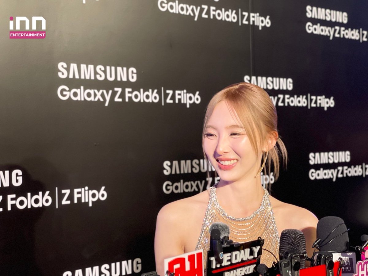 INNNEWS's tweet photo. 📸 สวยน่ารัก ถูกต้องที่สุดค่ะ สำหรับสาว "เนเน-พรนับพัน" ในเปิดตัว The new Galaxy ซีรีส์ล่าสุดของ Galaxy Z สุดยิ่งใหญ่ 💙

#iNNNews #คนที่พับ #GalaxyXNene #เนเน่พรนับพัน #Nene郑乃馨 #nenevader #nene #เนเน่ #ネネ #เนเน่พรนับพัน #GalaxyUnpacked  #SamsungUnpacked #GalaxyAI  #Samsung #ไม่พลาดทุกเรื่องอินเทรนด์