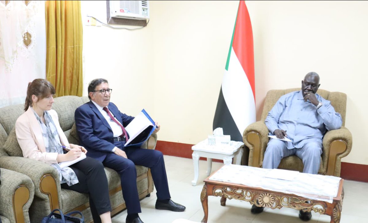 TSC_SUDAN's tweet photo. ⭕️ عقار يشدد على ضرورة المحاسبة وعدم الإفلات من العقاب في الجرائم التي ارتكبتها مليشيا الدعم السريع المتمردة

بورتسودان ١٠-٩-٢٠٢٤م 

#إعلام_مجلس_السيادة_الانتقالي

#السودان https://t.co/2OlbSU8HjP
