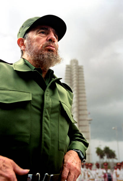 #Fidel:"#Cuba conoce sus penas, sus dolores, sus causas y sus remedios; Cuba conoce su historia; Cuba conoce su pasado remoto y reciente, conoce su presente y sabe lo que busca y lo que quiere". #SanctiSpíritusEnMarcha #SanctiSpíritusEn26 <a href="/AlexisLorente74/">Alexis Lorente Jiménez</a> <a href="/DeivyPrezMartn1/">Deivy Pérez Martín</a>