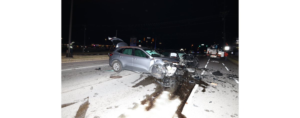 MNPDNashville's tweet image. Homicide Sgt. Trevor VonDohlen is hospitalized with serious injuries from this morning's 2-vehicle head-on crash on Bell Rd at Mt. View Rd. A Toyota Camry traveling the wrong way on Bell Road hit Sgt. VonDohlen's police SUV. The unidentified Camry driver died at the scene.