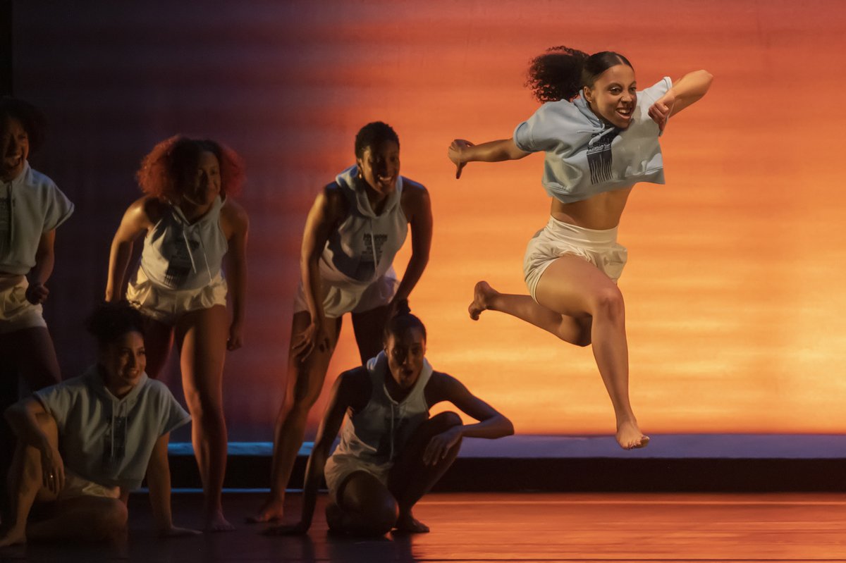 Check out @sio_burke's #danceletter "Dance List 10" to map out your next immersive dance experience and for details on what's new with @ubwdance! 
open.substack.com/pub/dancelette… 

(Photo credit Rowan University)