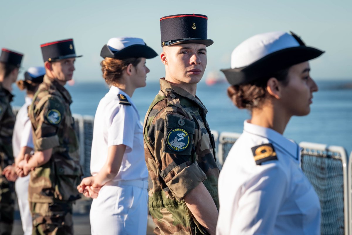 premar_ceclant's tweet photo. Nous souhaitons un bon retour à leur port-base de Toulon @Cecmed_Off aux 2 porte-hélicoptères amphibies (PHA) Mistral et Tonnerre, après avoir été sous commandement tactique #CECLANT pour l’exercice #Baltops24 pour le 1er et pour la mission Jeanne d’arc pour le 2ème ! https://t.co/u5Gop2tUoy
