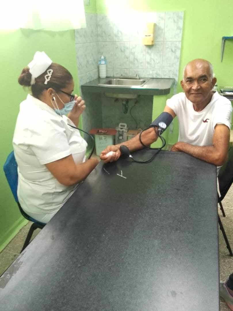 🌟 Colaboradores del CDI Angostura brindando su mejor servicio al pueblo venezolano.
#CubaPorLaVida
