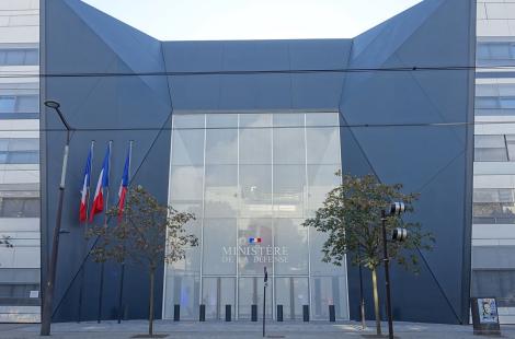 Les infirmiers militaires bénéficient désormais de la prime de parcours professionnel dlvr.it/T9QCLW