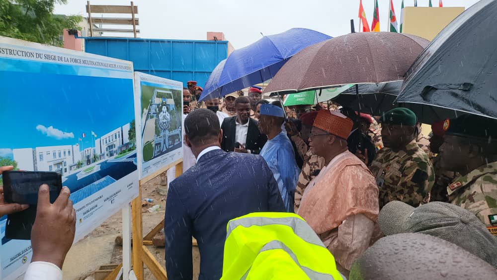 Amb_MNuhu's tweet image. Under the leadership of the Chairman of Summit of Heads of State and Government of @lcbc_cblt H.E. @GmahamatIdi, represented by the Secretary General at the Presidency of the Republic of Chad, we conducted the groundbreaking ceremony for the construction of the Headquarters of…