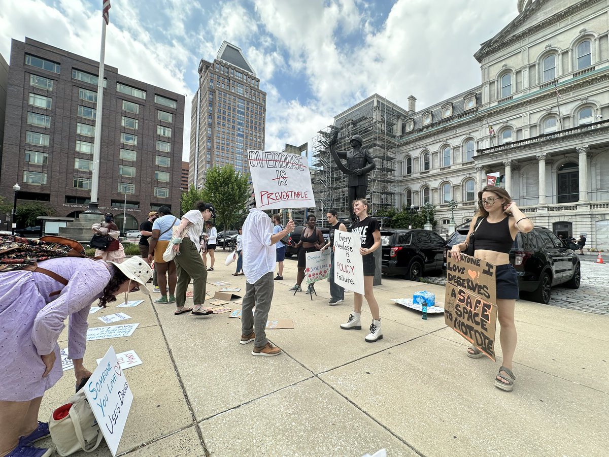I'm at Baltimore City Hall for <a href="/BaltimoreBanner/">The Baltimore Banner</a> right now where a crowd is forming to demonstrate for overdose prevention sites in Baltimore at noon