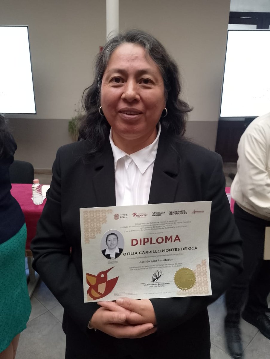 IPSPedomex's tweet photo. Se realizó la entrega de 94 diplomas a compañeras y compañeros servidores públicos que acreditaron el Diplomado en línea “Gestión para Resultados”, sus conocimientos  contribuirán a generar cambios impactarán en el bienestar de la población mexiquense. ¡Felicidades! https://t.co/Fferp2jBxt