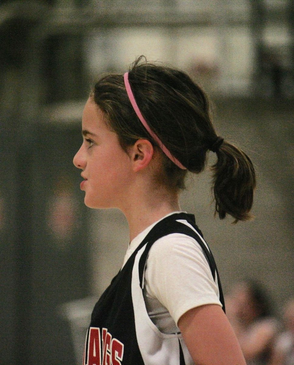 The Rookie Of The Year Caitlin Clark’s stat line today… And she didn’t have to beg for the ball up 7 with 7 seconds left in the game to get a double double 

29 PTS

13 AST

5 REBS

5 STLS

3 BLKS

7-14 FG

5-9 3PT