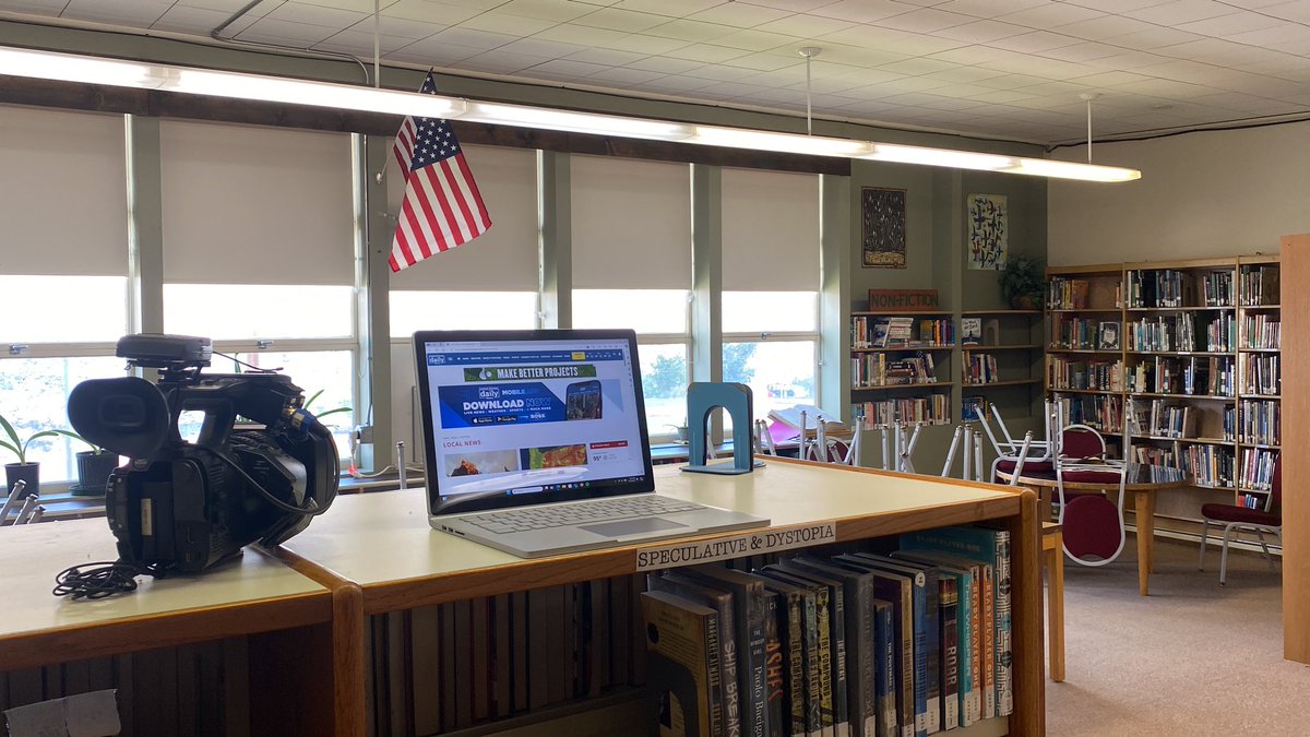 peytonthomastv's tweet photo. Mobile office for the day:

South Wasco Co. High School in Maupin. Covering the #LarchCreekFire https://t.co/6FVmOKMdT9