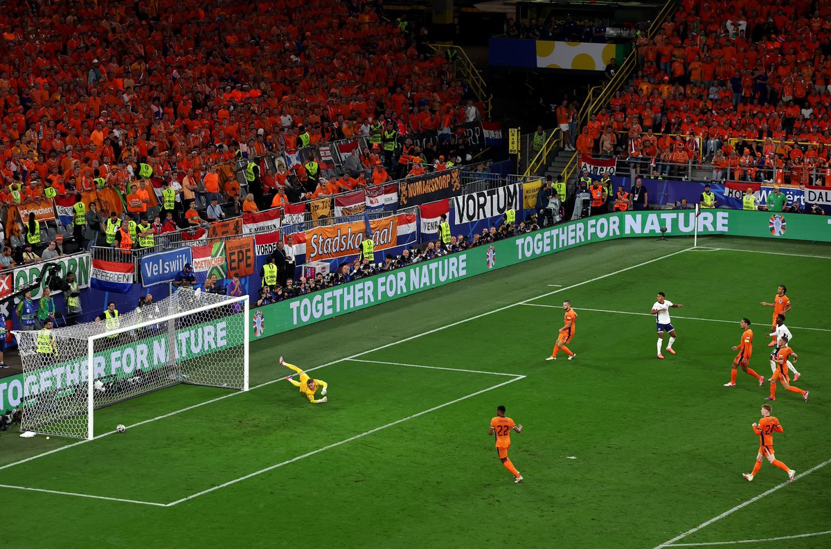 Hang it in the Van Gogh Museum. 

#EURO2024