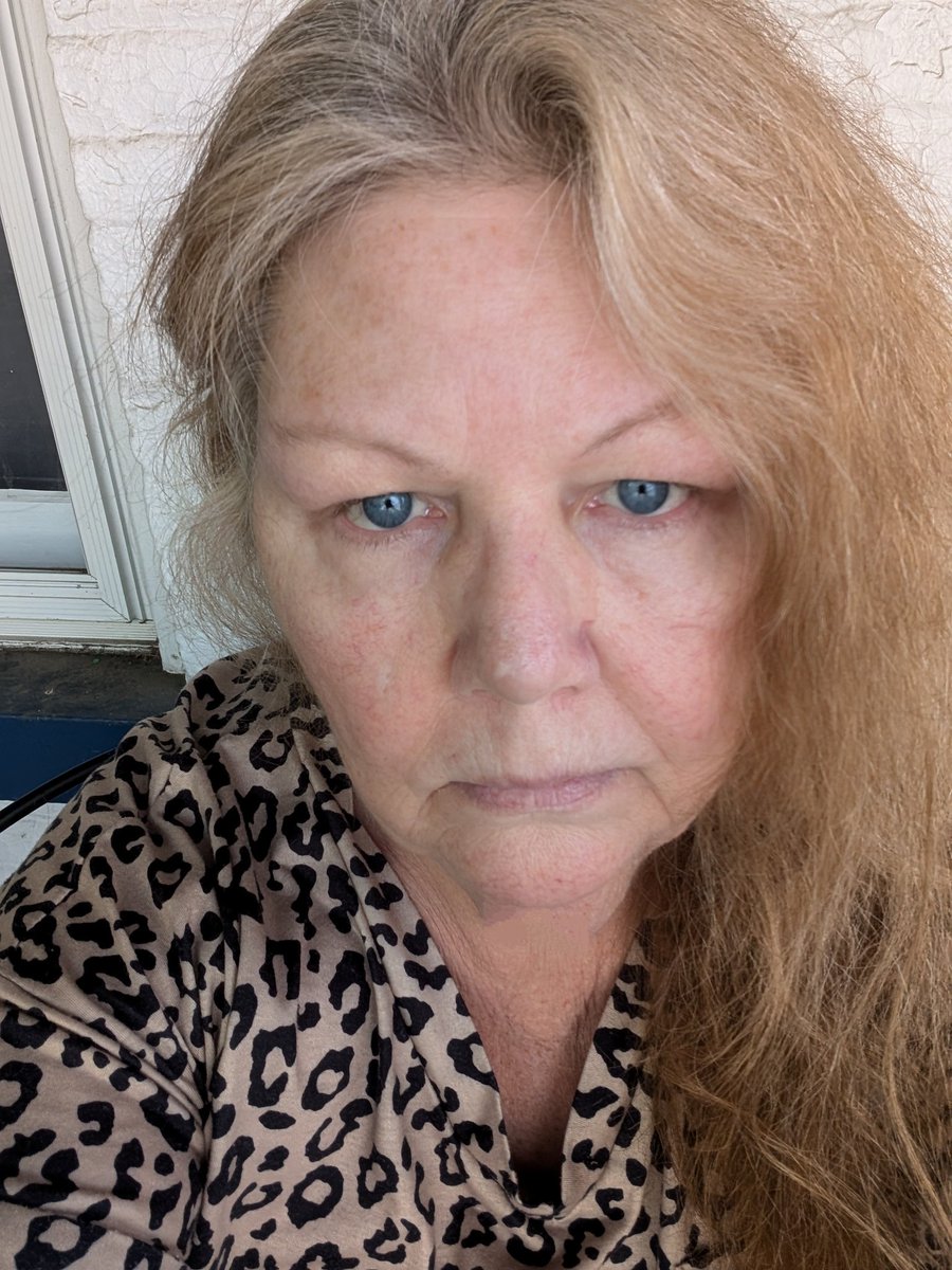 JudyKSwafford8's tweet photo. You'll never know the depth of a person by looking at them.  #stillwatersrundeep You can assume or judge if that's your thing. Some people want you to believe being. #KindnessMatters
kind is naive or stupid when in all actuality ..being kind is the smartest thing you can do. https://t.co/SFsJZ7irTQ
