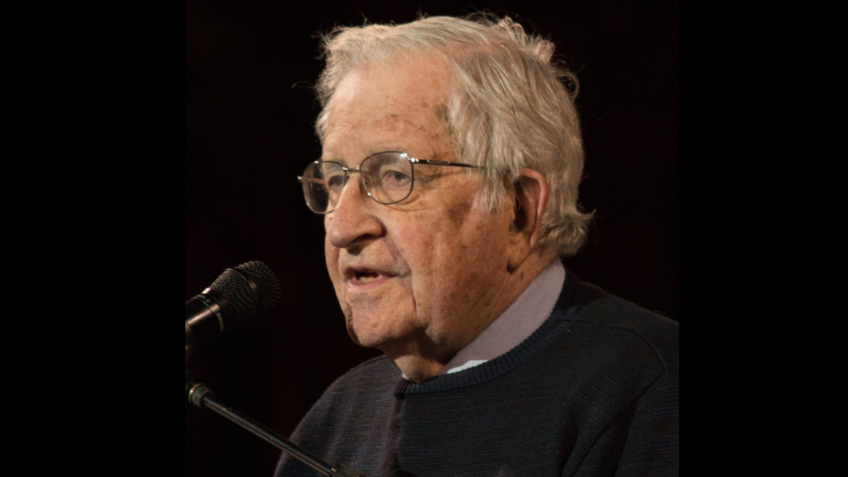 jornalnota's tweet photo. "Um princípio básico do estado capitalista moderno, é que os custos e riscos são socializados ao máximo possível, enquanto o lucro é privatizado."

Noam Chomsky https://t.co/6z8VopGdKO