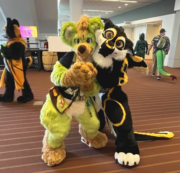 Kishso's tweet photo. Just some of my favorite pictures from #Anthrocon2024 

📷 : Wonderful @JosephCartoons 

Had a blast, thanks yall https://t.co/VjHnAzLRjf