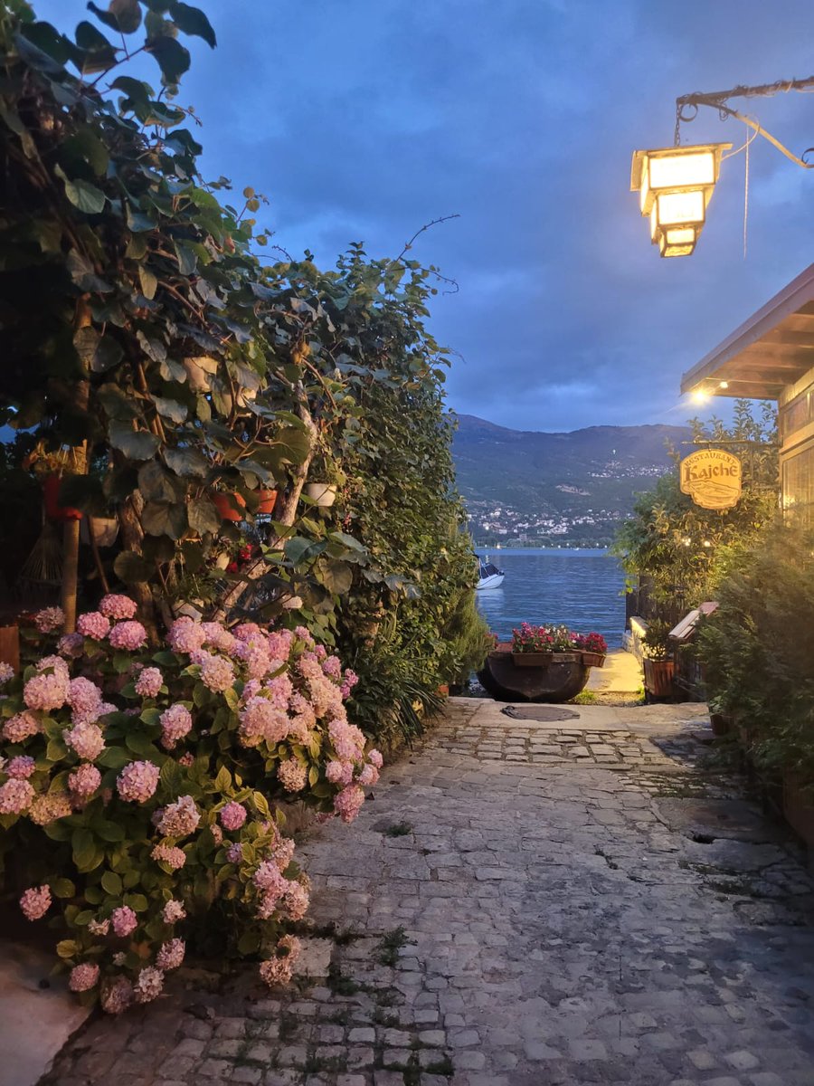 AtesEsmaates33's tweet photo. Ohrid..severim gezmeleri ben , yeni yerler keşfetmeyi, yeni kültürler tanımayı  ..kimseler anlamasa da beni ;tutkudur benim için ..anıdır her yakaladığım an benim için .. https://t.co/uOLcsertch