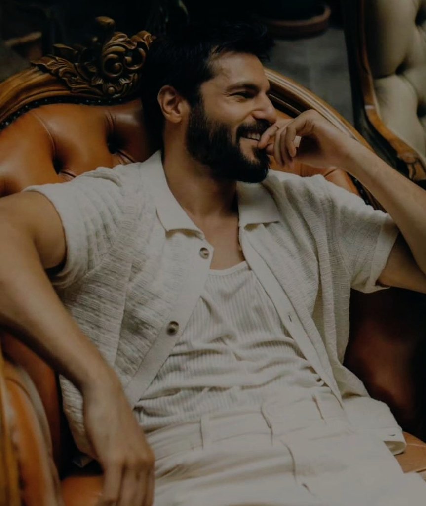 arem1956's tweet photo. #SerkanÇayoğlu  the best!!✌️
Foto a dir poco meravigliose..
mi piace qst fotografo..👍💥
#Kayrasercan .. riesce a cogliere l'essenza  di ogni gesto..ogni movimento✌️
 ehhh con un modello così  vorrei vedere.. !!!🙉😃👊🍀 https://t.co/w1bhzfgXEo