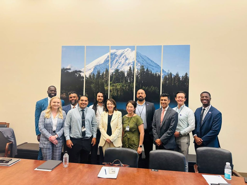 SoloCeesay's tweet photo. Had an unimaginable experience alongside @standwithcrypto, @coinbase, and a cohort of inspirational, dynamic founders in DC today 🏛️

We had the chance to connect with the offices of @MariaCantwell, @PattyMurray, @LaphonzaB, and @AlexPadilla4CA to discuss the future of web3 and how we plan to utilize rebuild a better, more transparent, and financially inclusive world 🌎