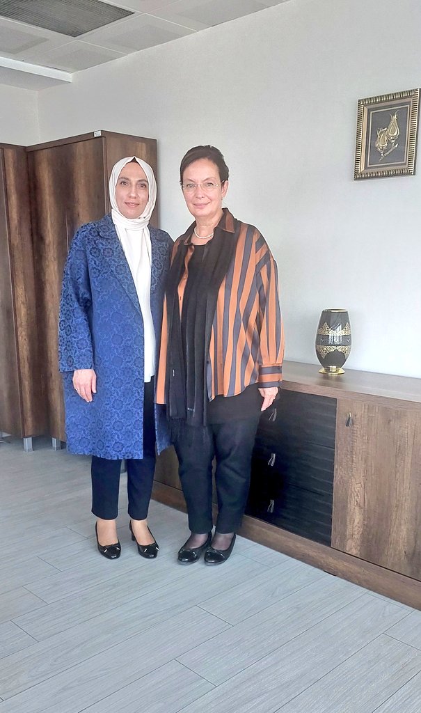aytenaydin53's tweet photo. Çalışma Bakanlığı
Bakan Müşaviri olarak atanan  @aysgl_ern_ozdmr Başkanımıza nazik ev sahipliği
için teşekkür eder başarılar dilerim.
Güzel çalışmalara imza atan @TurkiyeIsKurumu
Genel Müdürü Samet Güneş ve ekibiyle tanışmaktan mutluluk duydum
Enerjileri bol
Başarıları daim olsun https://t.co/RCCP1obOXk