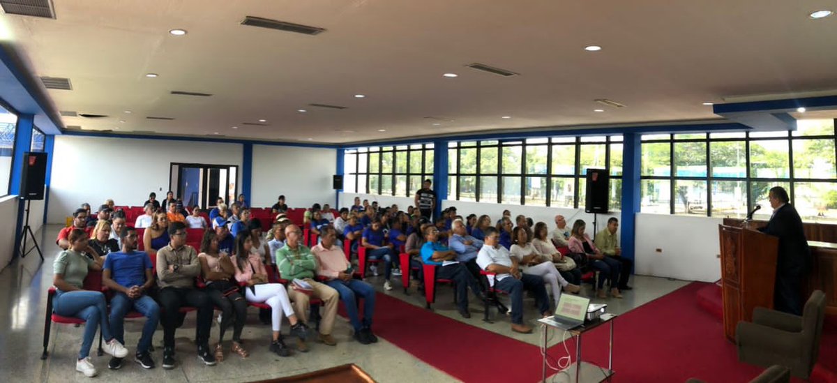 CojedesUNT1's tweet photo. Nuestro equipo de #UNTCojedes acompañados por el pdte. @VillanuevaUNT asistieron el día de hoy #10Jul a un taller de DDHH "Espacio Cívico en los Procesos Electorales", siendo el ponente Abog. Carlos Correa. 

Tema muy importante faltando 18 días para los comicios electorales. https://t.co/Q0Pr1Kafau