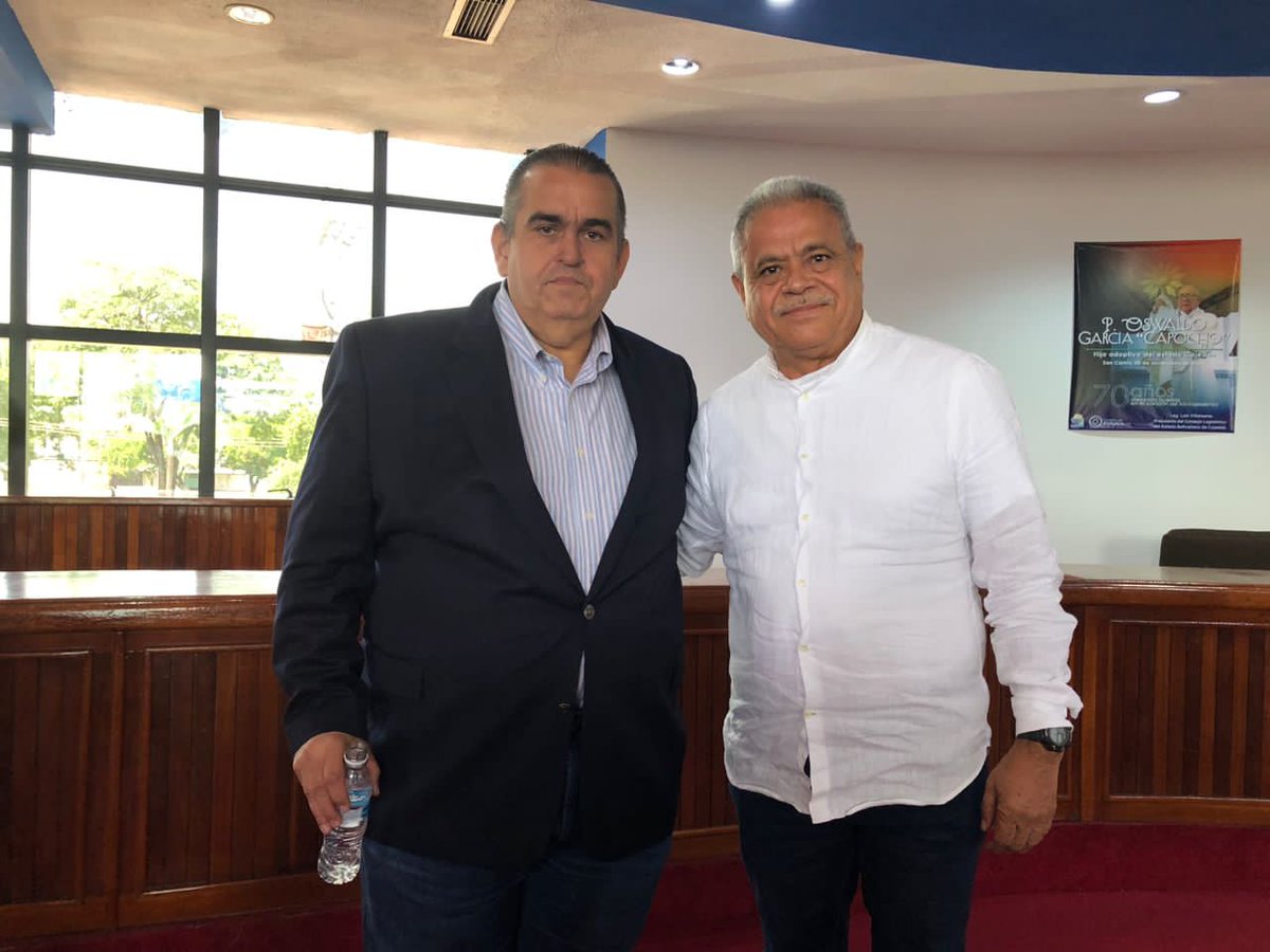 Nuestro equipo de #UNTCojedes acompañados por el pdte. <a href="/VillanuevaUNT/">Luis Villanueva UNT</a> asistieron el día de hoy #10Jul a un taller de DDHH "Espacio Cívico en los Procesos Electorales", siendo el ponente Abog. Carlos Correa. 

Tema muy importante faltando 18 días para los comicios electorales.