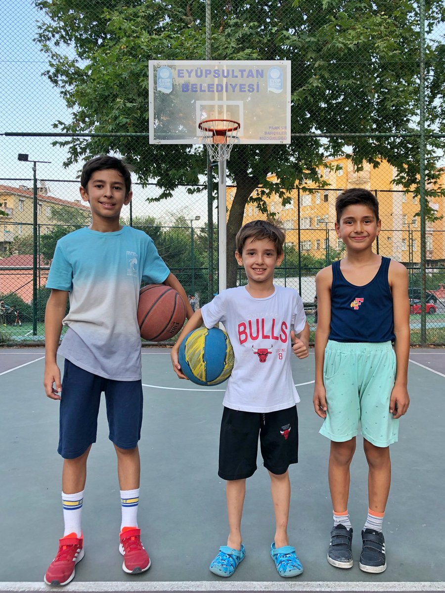ESER KÖSE (@eserkose) on Twitter photo Sevgili Başkan <a href="/Dr_MBulentOzmen/">Dr. Mithat Bülent Özmen🐾</a> bu güzel çocukları sevindirdiniz ya çok teşekkür ederiz size👏👏👏 Basketbol Sahamız Şimdi daha da güzel oldu 👍👍 Çocuklar çoook mutlu oldular🧿🧿🧿 <a href="/eyupbelediyesi/">Eyüpsultan Belediyesi</a> Sevgili Başkan <a href="/Dr_MBulentOzmen/">Dr. Mithat Bülent Özmen🐾</a> bu güzel çocukları sevindirdiniz ya çok teşekkür ederiz size👏👏👏 Basketbol Sahamız Şimdi daha da güzel oldu 👍👍 Çocuklar çoook mutlu oldular🧿🧿🧿 <a href="/eyupbelediyesi/">Eyüpsultan Belediyesi</a>