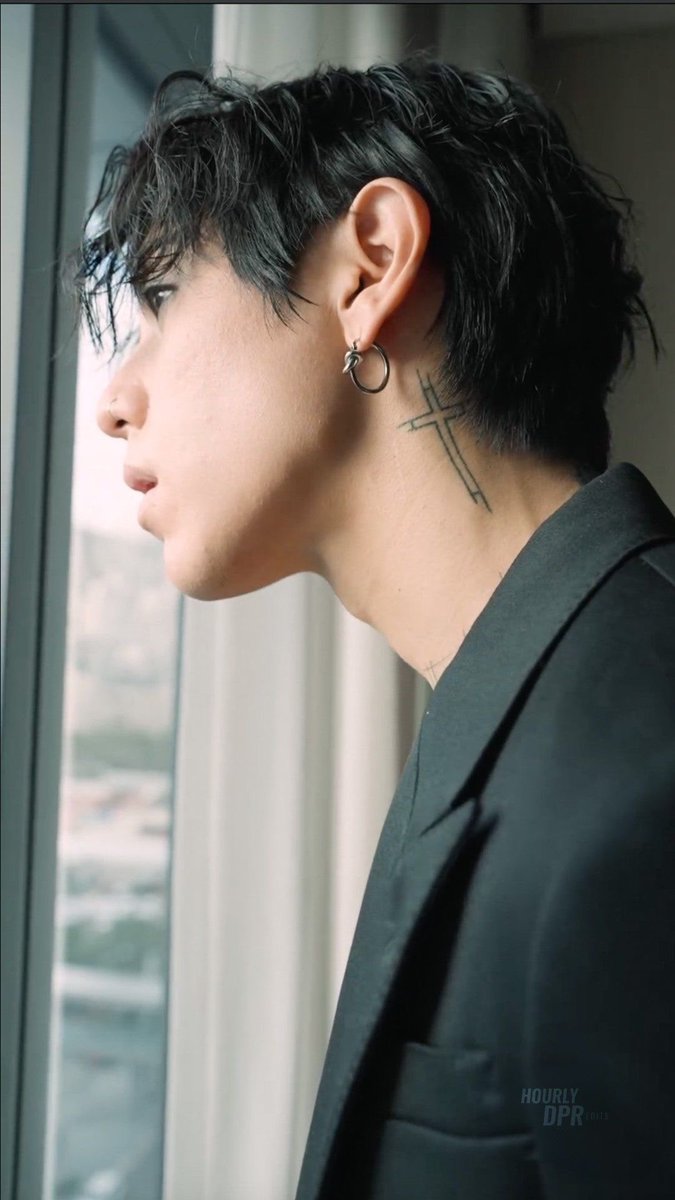 ylianaiko's tweet photo. his side profile is absolutely insane https://t.co/tDBaCGvJpA