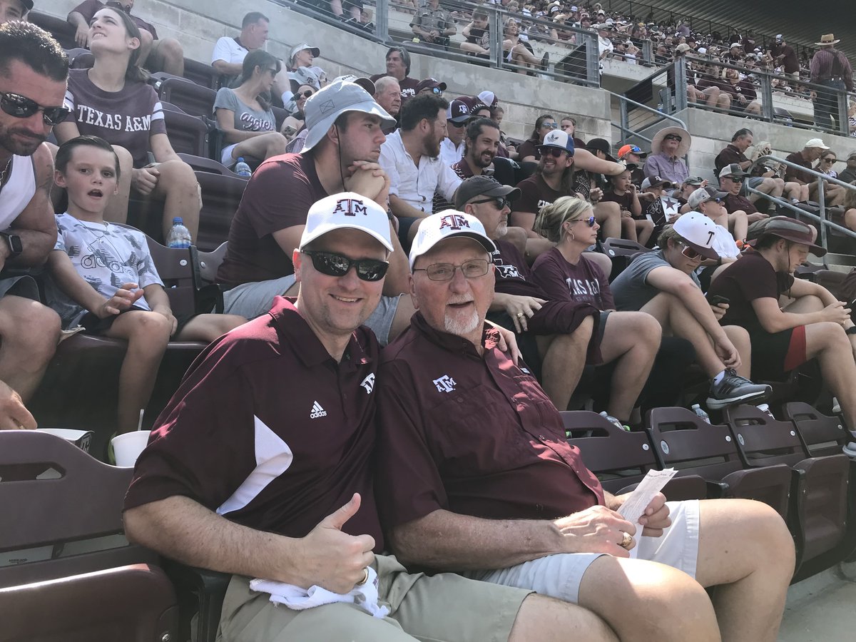 TAMUEngineering's tweet photo. Growing up on a farm, Bob Hlozek โ61 found his passion in petrochemicals, majoring in #TAMUchen. After a successful career with Enron, Dow, & his own firm, he now supports the Aggie Network, volunteers, & funds a scholarship for students from his hometown. https://t.co/j9Lt02172K https://t.co/QOhCjToOzh