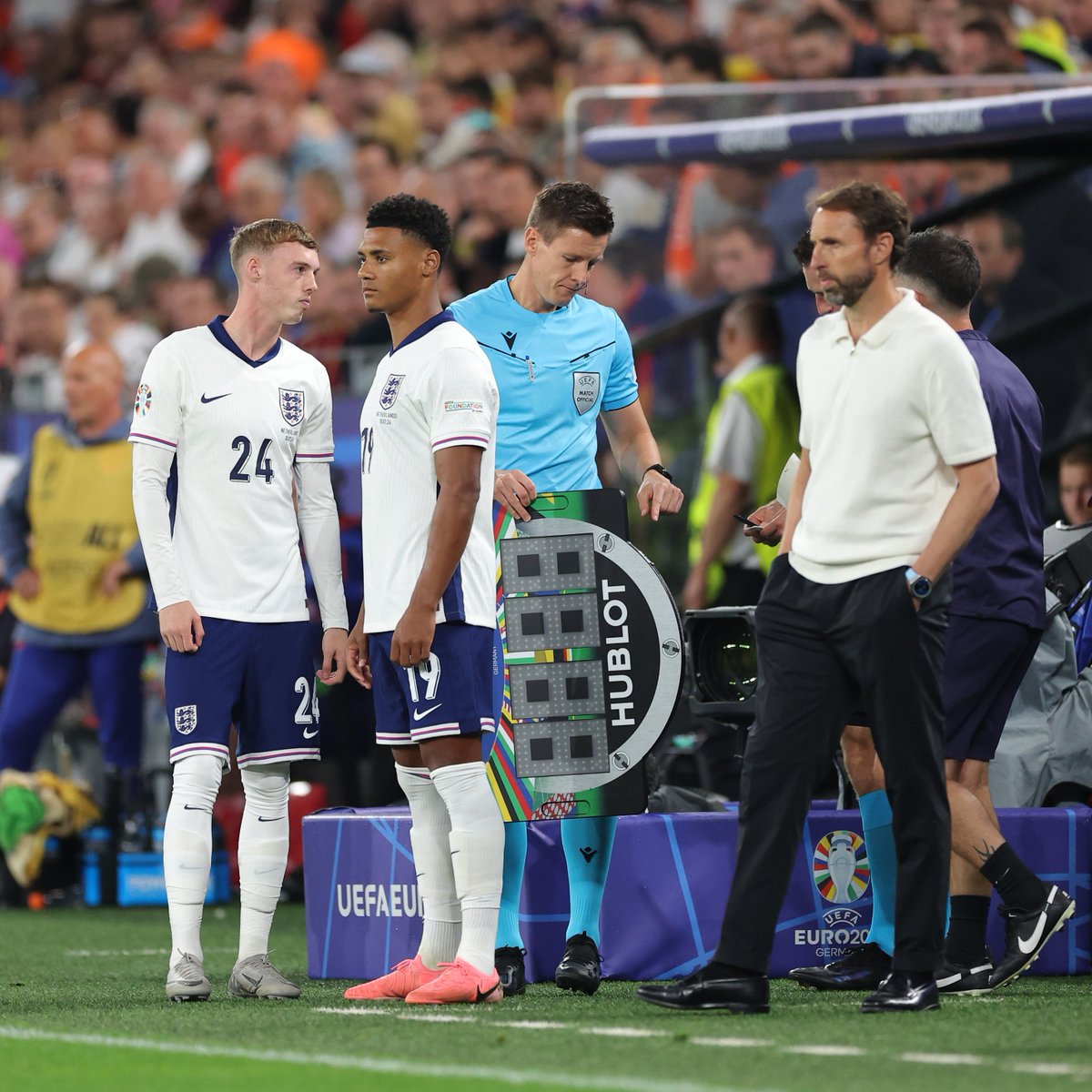 Footballtweet's tweet photo. Assist: Palmer
Goal: Watkins

Southgate is a genius. 

#EURO2024 https://t.co/NILElqsj9S