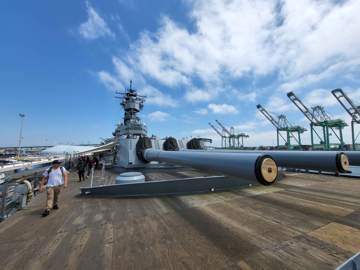 Not_a_Poptart's tweet photo. Visited the USS Iowa as my next warship! https://t.co/svDYMrFL1a