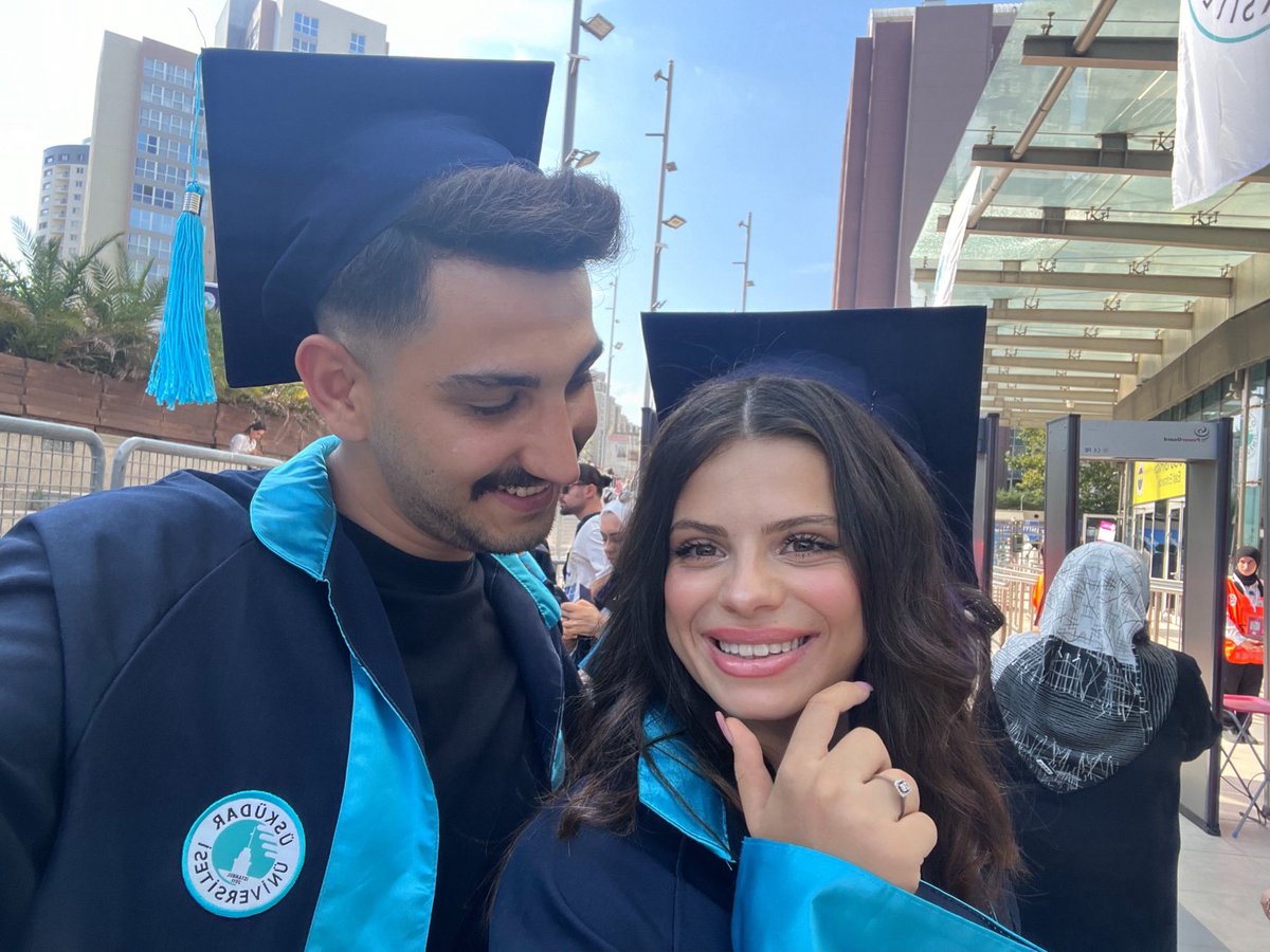 cerenaltt's tweet photo. 🎓 https://t.co/HE7Bo37nV6