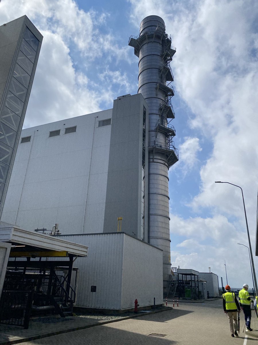 Claire Waysand tweet media